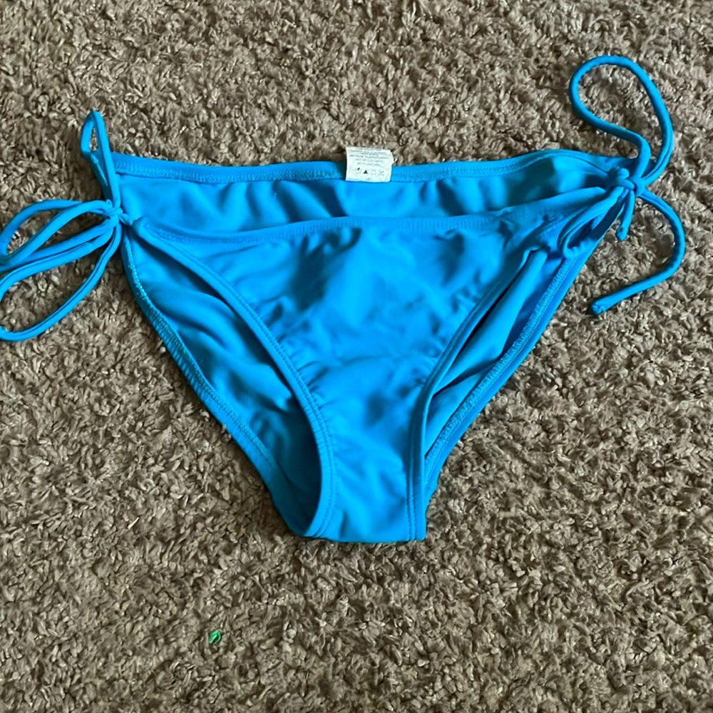 Small bikini bottom